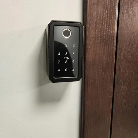 Wide & Light - Self Check In Apartman