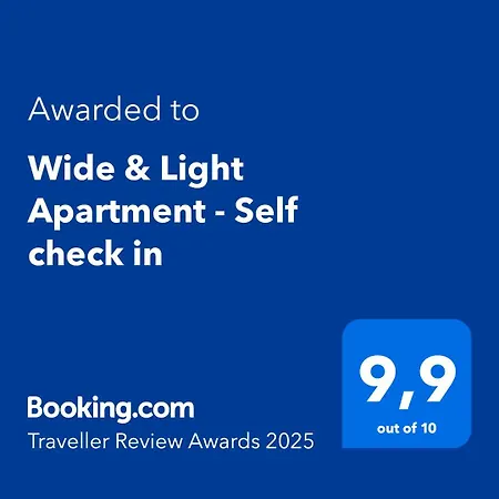 Wide & Light - Self Check In * リガ